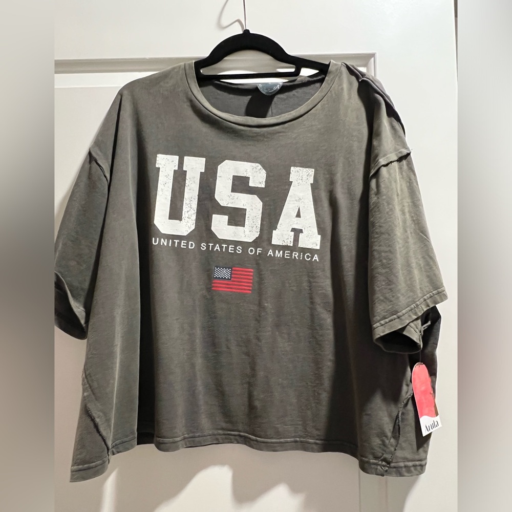 Arula Cropped Tee